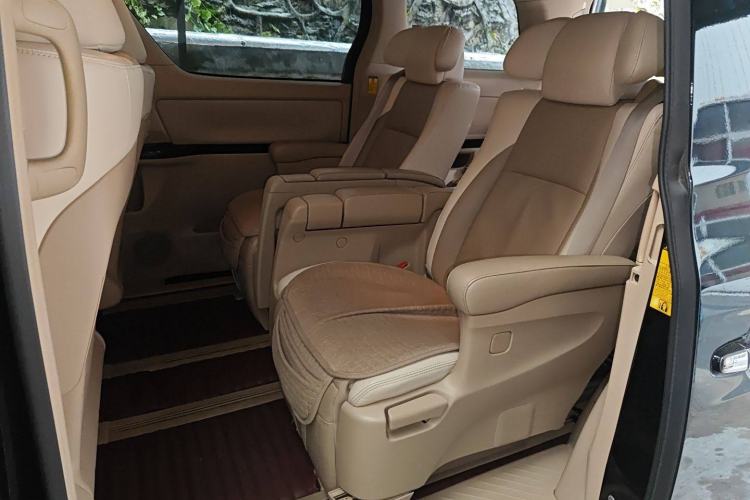Used Toyota Alphard 2012 3.5L Luxury Edition Interior 4