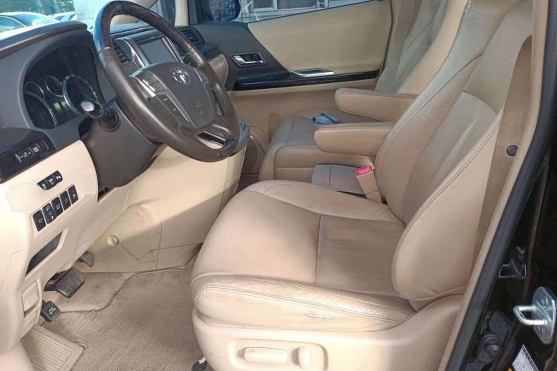 Used Toyota Alphard 2012 3.5L Luxury Edition Left Front Seat