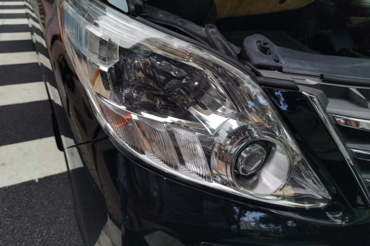 Used Toyota Alphard 2012 3.5L Luxury Edition Right Front Headlight
