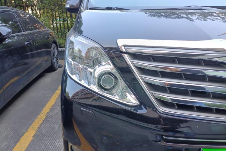 Used Toyota Alphard 2012 3.5L Luxury Edition Right Front Headlight