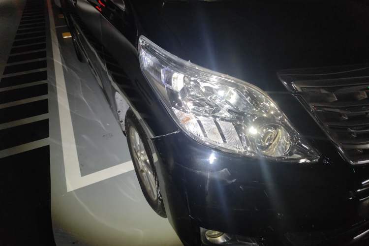 Used Toyota Alphard 2012 3.5L Luxury Edition Right Front Headlight