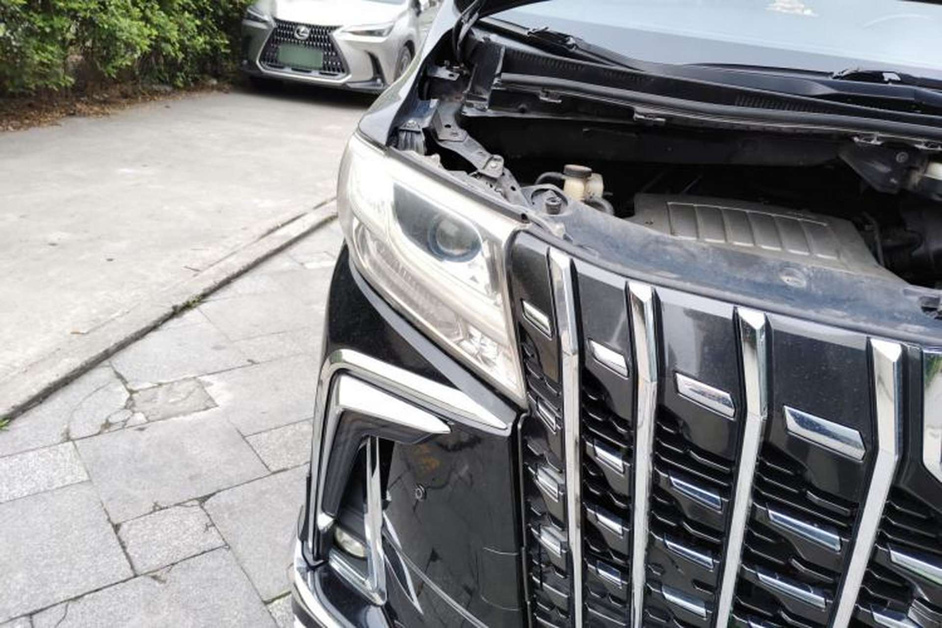 Used Toyota Alphard 2012 3.5L Luxury Edition Right Front Headlight