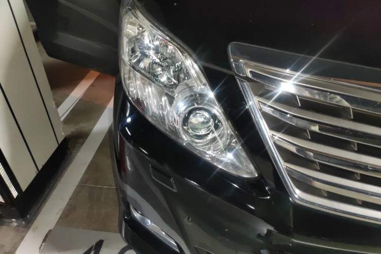 Used Toyota Alphard 2012 3.5L Luxury Edition Right Front Headlight