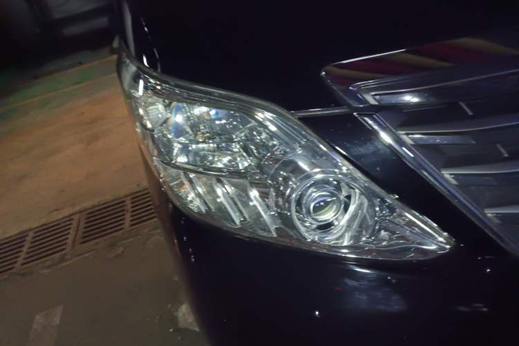Used Toyota Alphard 2012 2.4L Luxury Edition Right Front Headlight