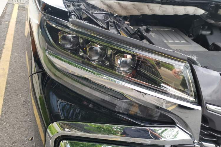 Used Toyota Alphard 2012 3.5L Luxury Edition Right Front Headlight