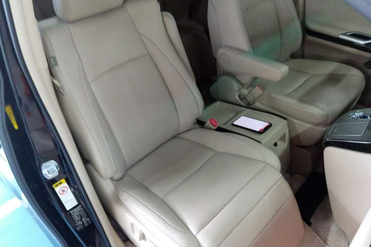 Used Toyota Alphard 2012 3.5L Luxury Edition Right Front Seat