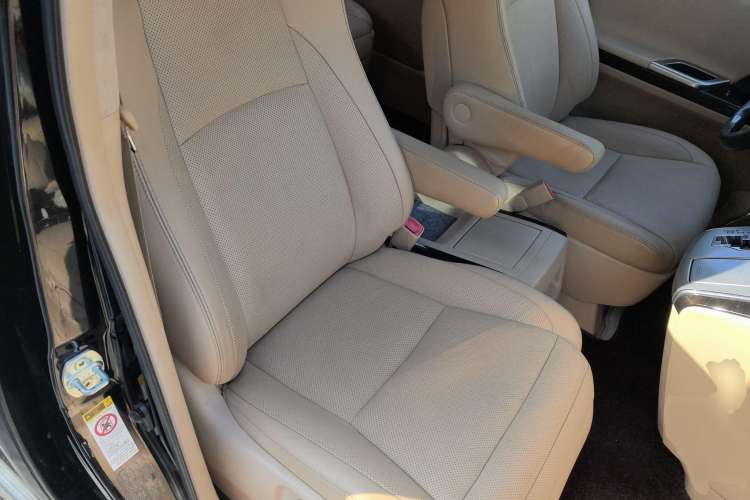 Used Toyota Alphard 2012 3.5L Luxury Edition Right Front Seat
