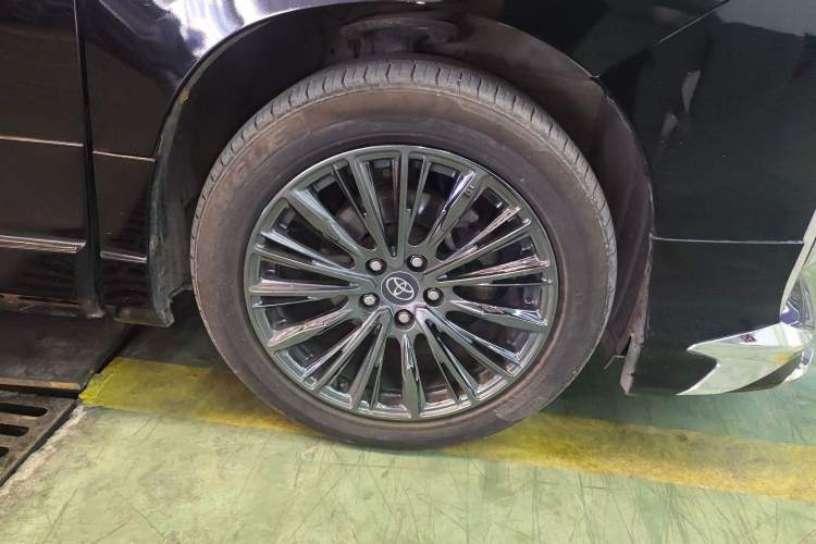 Used Toyota Alphard 2012 3.5L Luxury Edition Right Front Wheel Hub