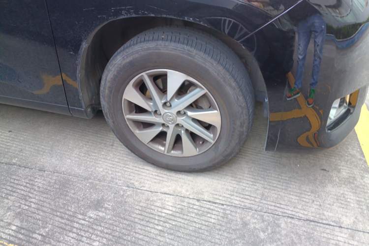 Used Toyota Alphard 2012 3.5L Luxury Edition Right Front Wheel Hub