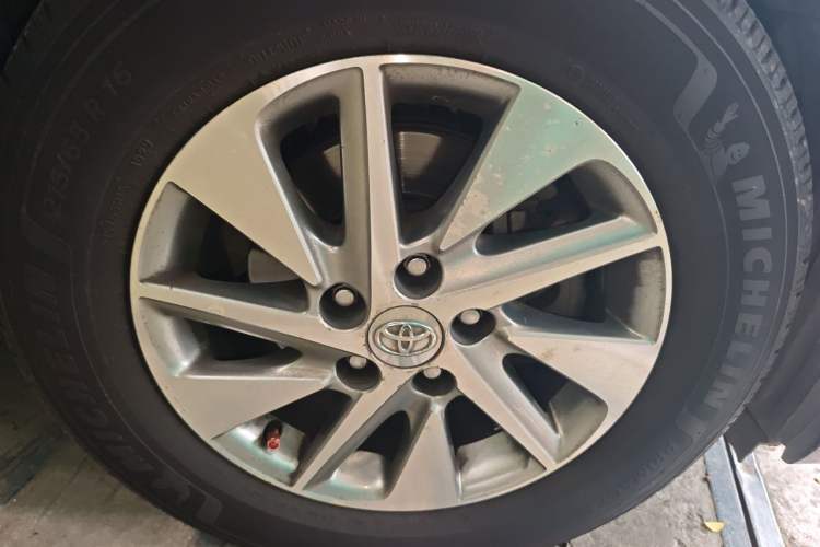 Used Toyota Alphard 2012 2.4L Luxury Edition Right Front Wheel Hub