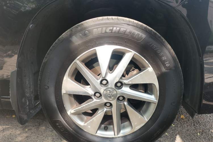 Used Toyota Alphard 2012 3.5L Luxury Edition Right Front Wheel Hub
