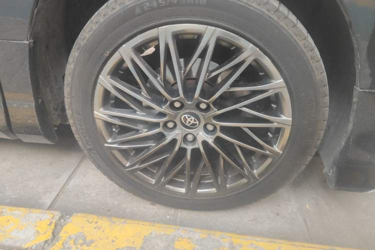 Used Toyota Alphard 2012 3.5L Luxury Edition Right Front Wheel Hub