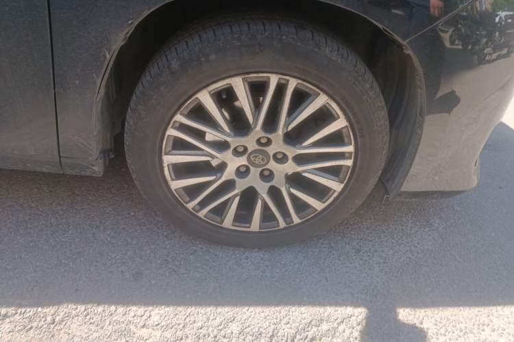 Used Toyota Alphard 2012 3.5L Luxury Edition Right Front Wheel Hub
