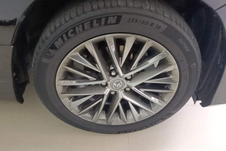 Used Toyota Alphard 2012 3.5L Luxury Edition Right Front Wheel Hub