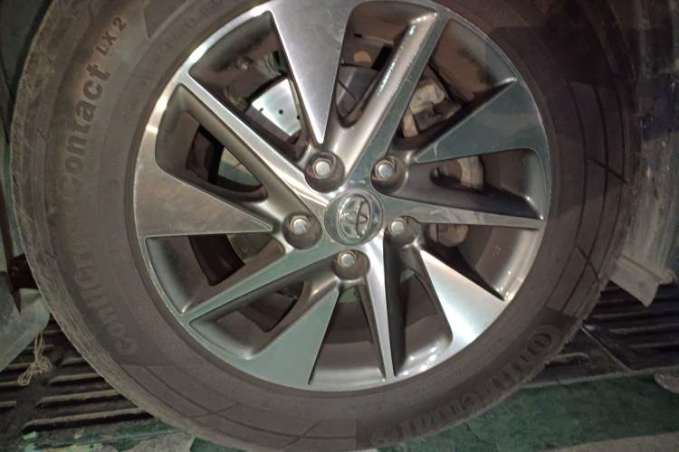 Used Toyota Alphard 2012 2.4L Luxury Edition Right Front Wheel Hub