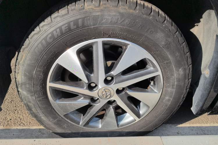 Used Toyota Alphard 2012 3.5L Luxury Edition Right Rear Wheel Hub