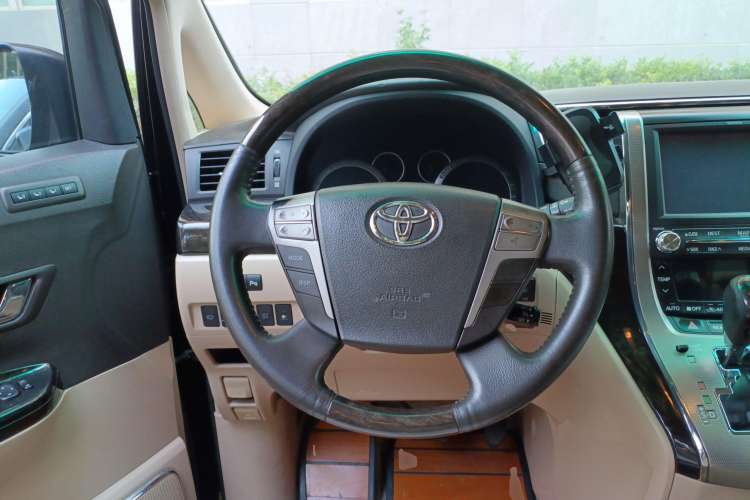 Used Toyota Alphard 2012 3.5L Luxury Edition Steering Wheel