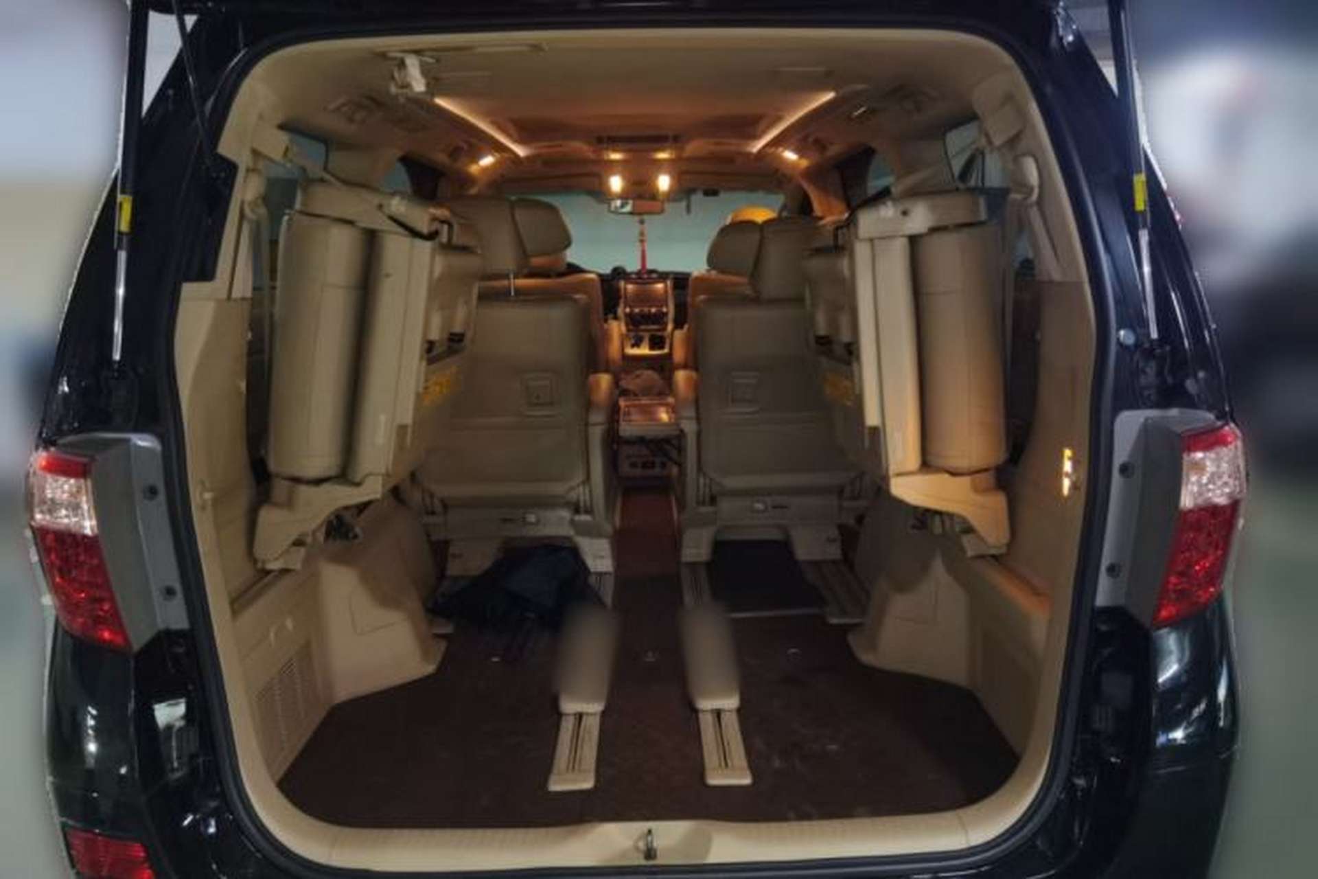 Used Toyota Alphard 2012 3.5L Luxury Edition Trunk