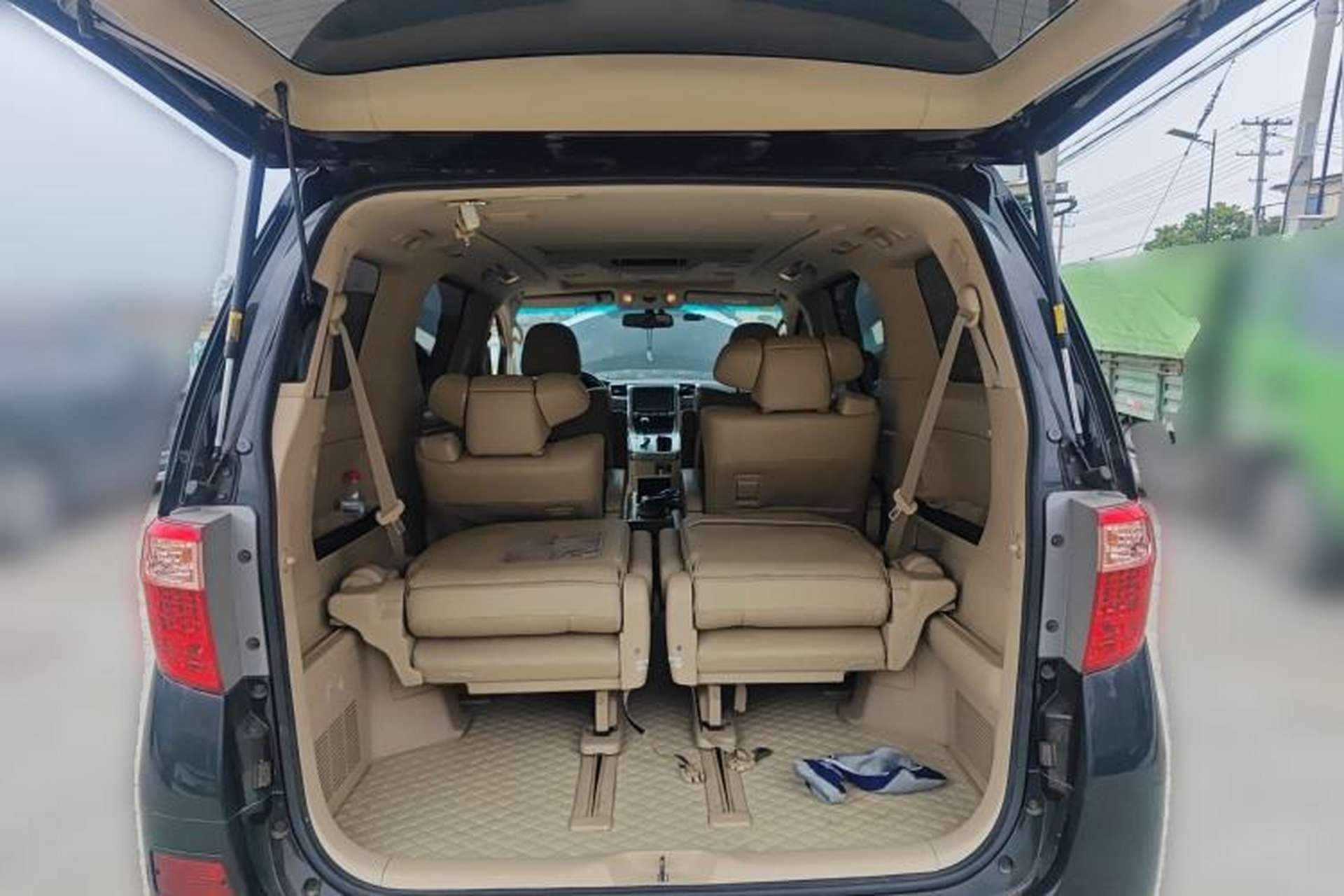 Used Toyota Alphard 2012 3.5L Luxury Edition Trunk