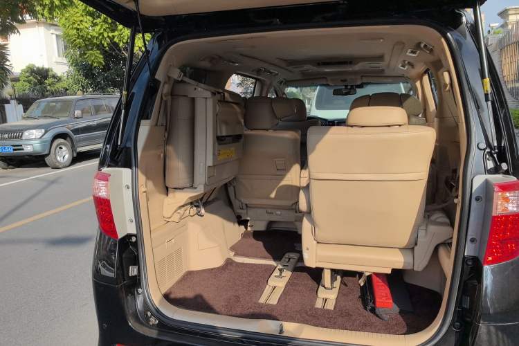 Used Toyota Alphard 2012 3.5L Luxury Edition Trunk