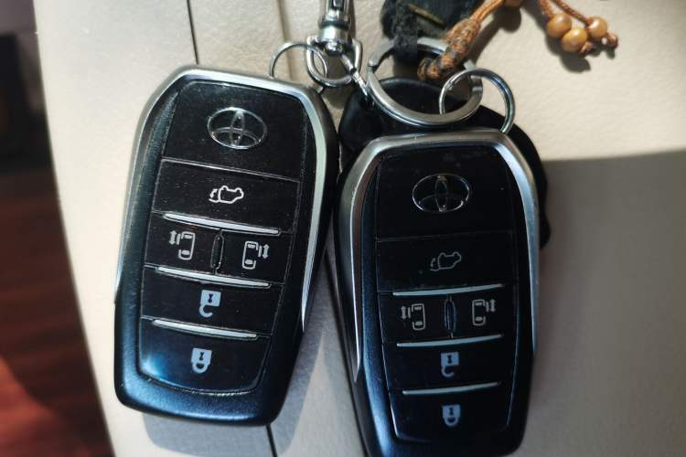 Used Toyota Alphard 2012 3.5L Luxury Edition Vehicle Key