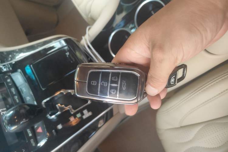 Used Toyota Alphard 2012 3.5L Luxury Edition Vehicle Key