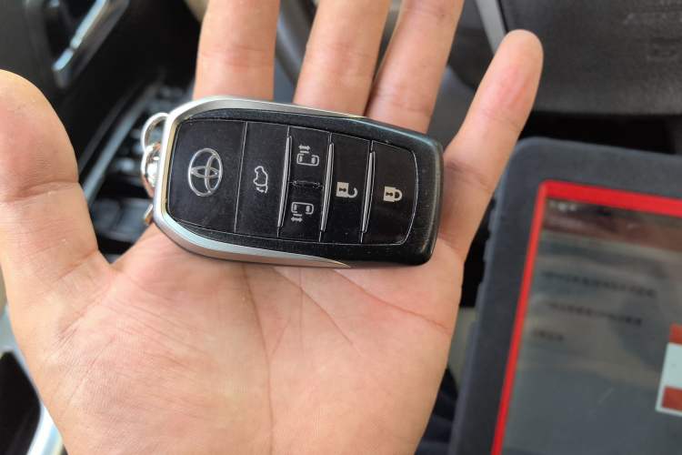Used Toyota Alphard 2012 3.5L Luxury Edition Vehicle Key