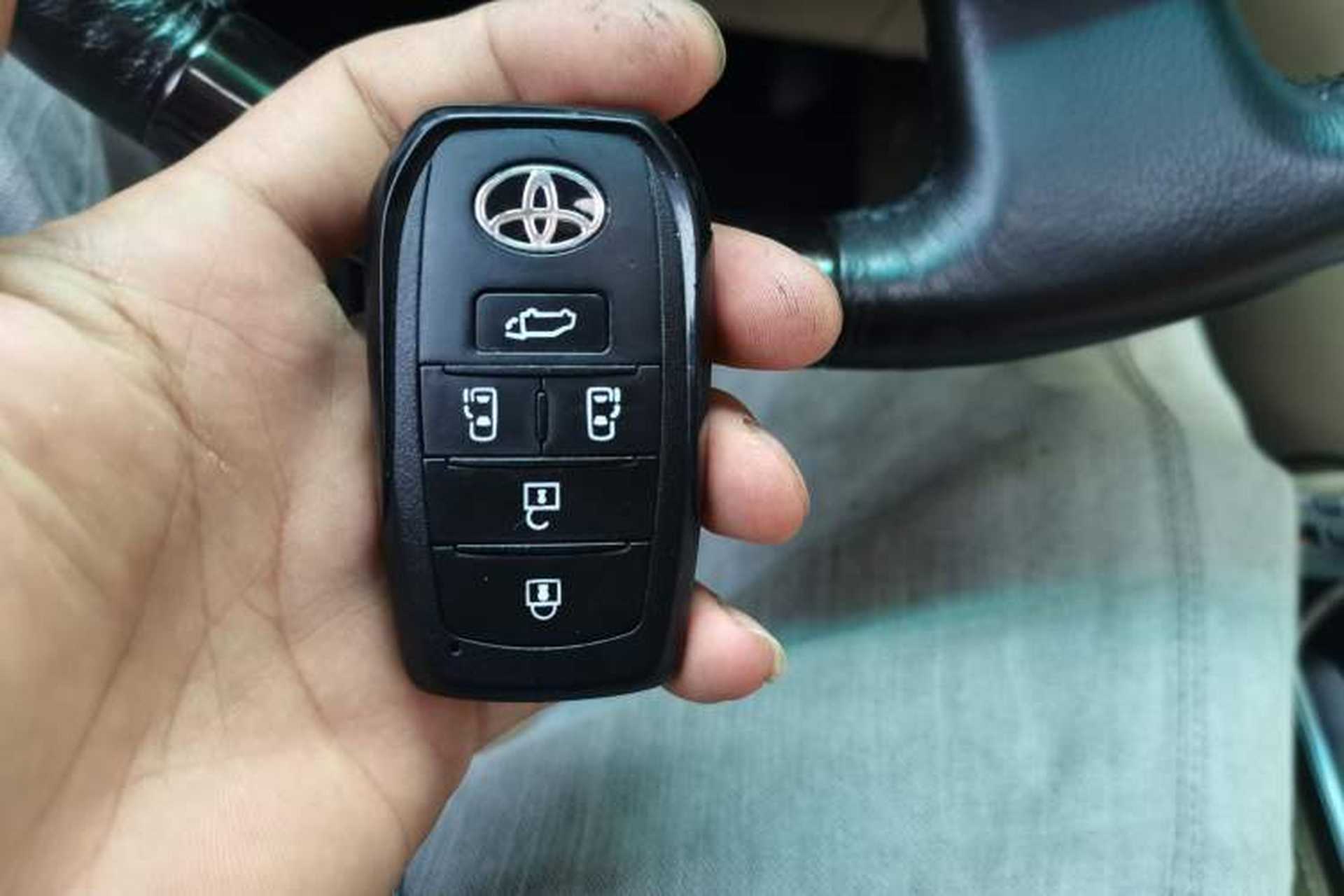 Used Toyota Alphard 2012 3.5L Luxury Edition Vehicle Key