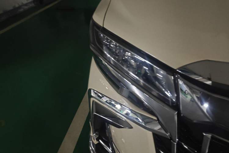 Used Toyota Alphard 2012 3.5L Luxury Edition Right Front Headlight