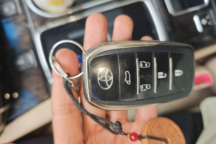 Used Toyota Alphard 2012 3.5L Luxury Edition Vehicle Key