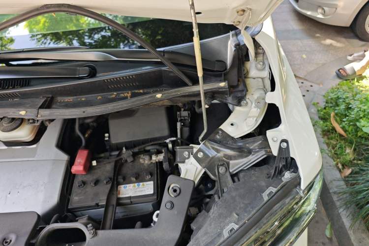 Used Toyota Alphard 2012 3.5L Luxury Edition Engine Bay Left
