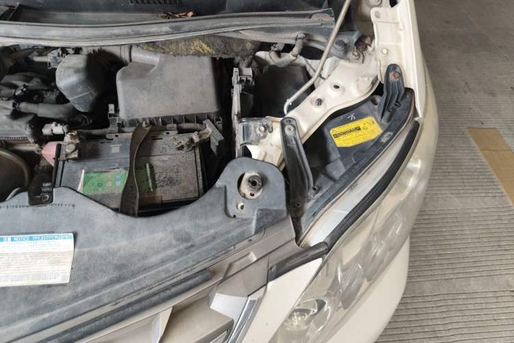 Used Toyota Alphard 2012 2.4L Luxury Edition Engine Bay Left