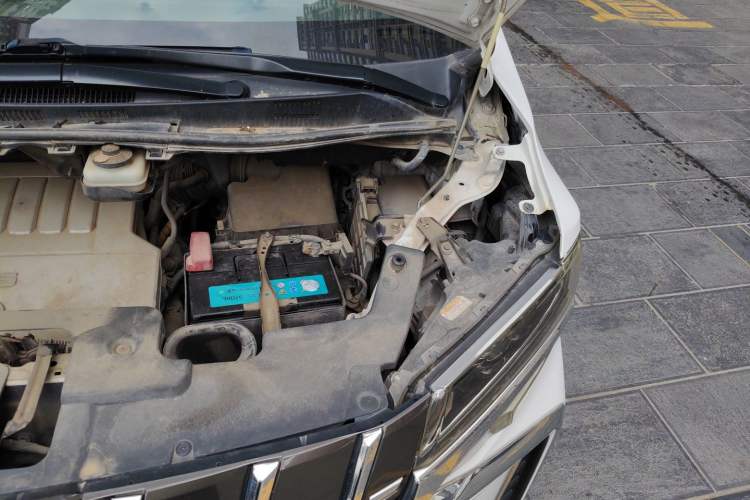 Used Toyota Alphard 2012 3.5L Luxury Edition Engine Bay Left