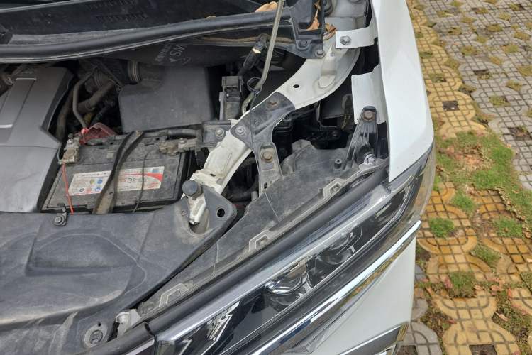 Used Toyota Alphard 2012 3.5L Luxury Edition Engine Bay Left