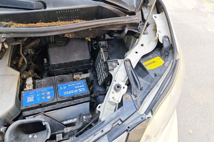 Used Toyota Alphard 2012 3.5L Luxury Edition Engine Bay Left