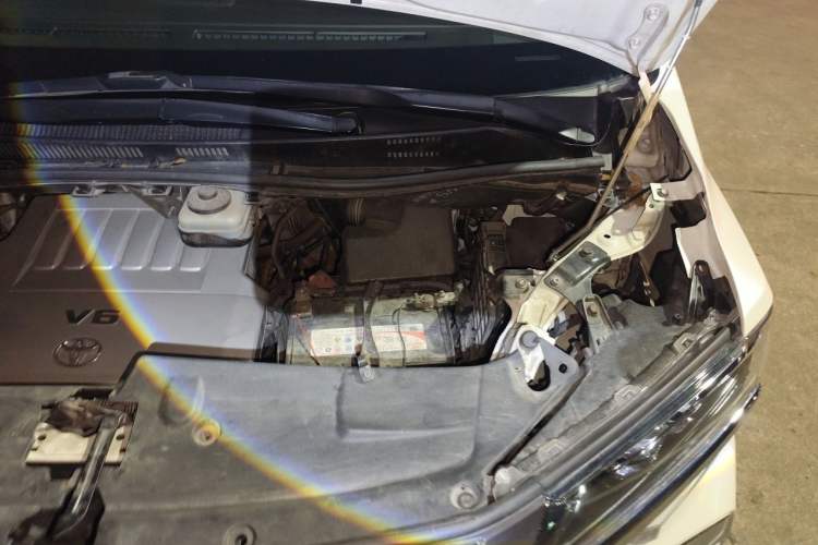 Used Toyota Alphard 2012 3.5L Luxury Edition Engine Bay Left
