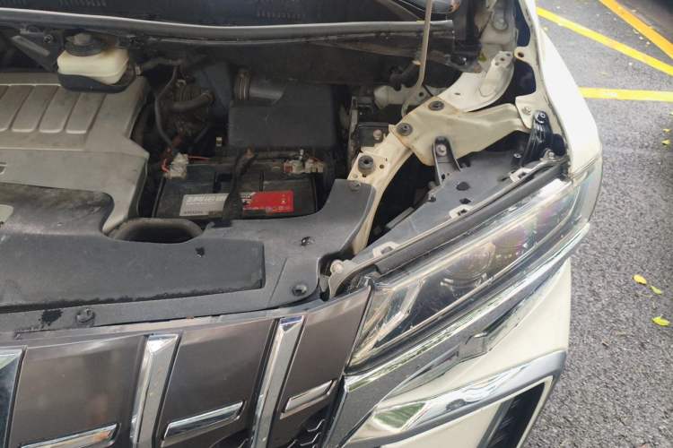 Used Toyota Alphard 2012 3.5L Luxury Edition Engine Bay Left