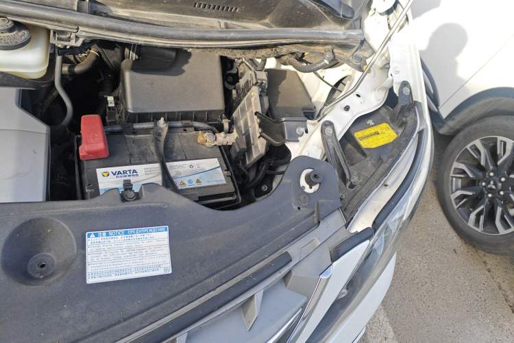 Used Toyota Alphard 2012 3.5L Luxury Edition Engine Bay Left