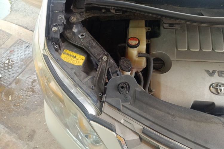 Used Toyota Alphard 2012 3.5L Luxury Edition Engine Bay Right