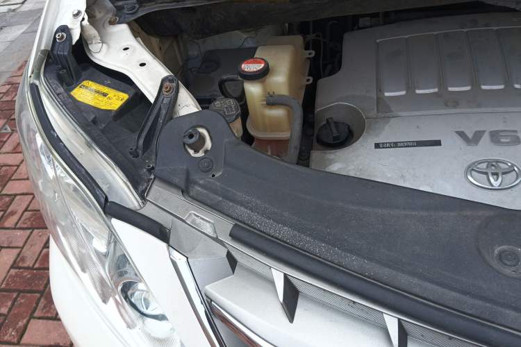 Used Toyota Alphard 2012 3.5L Luxury Edition Engine Bay Right