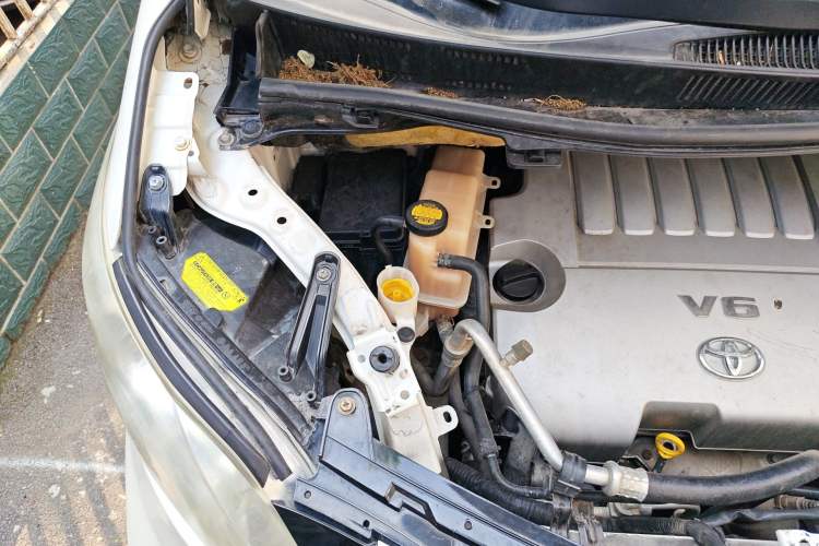 Used Toyota Alphard 2012 3.5L Luxury Edition Engine Bay Right