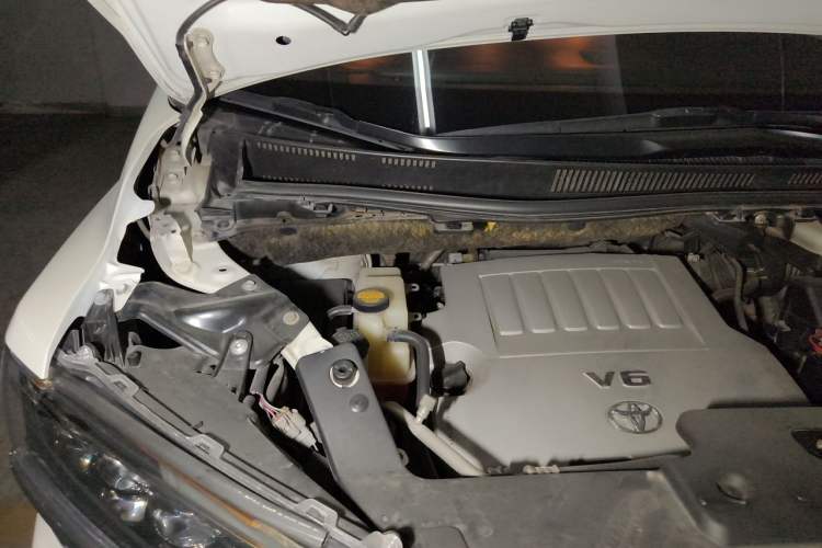 Used Toyota Alphard 2012 3.5L Luxury Edition Engine Bay Right