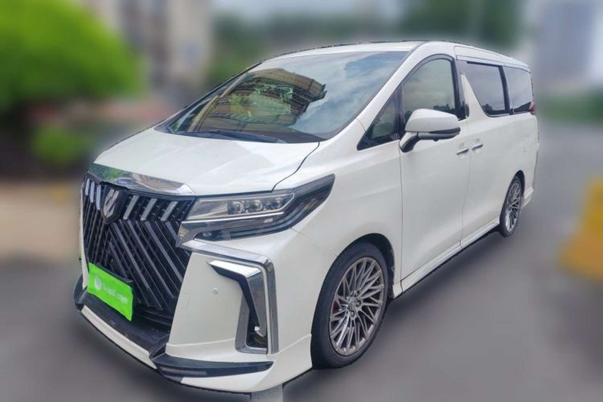 Used Toyota Alphard 2012 3.5L Luxury Edition Front Left 45 Deg