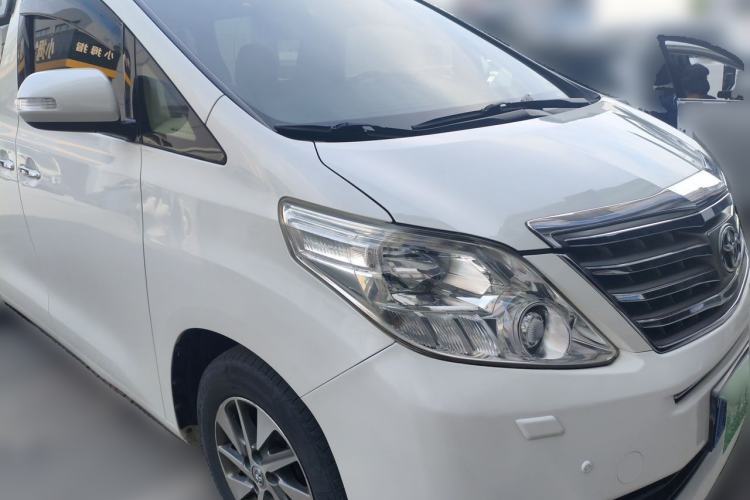 Used Toyota Alphard 2012 2.4L Luxury Edition Front Right 45 Deg