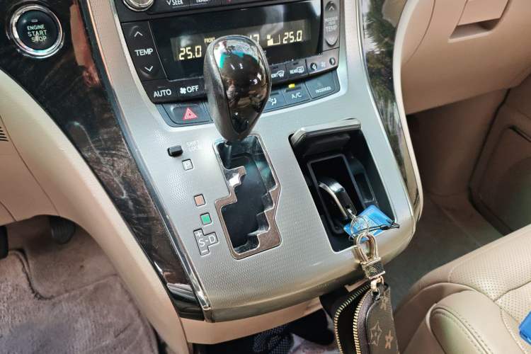 Used Toyota Alphard 2012 3.5L Luxury Edition Gear Lever