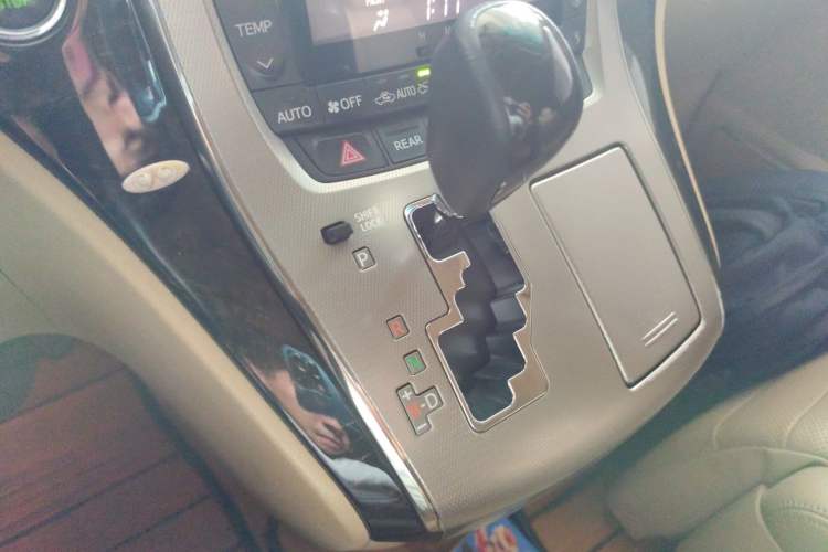 Used Toyota Alphard 2012 2.4L Luxury Edition Gear Lever