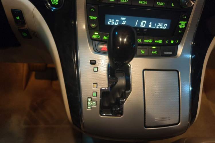 Used Toyota Alphard 2012 3.5L Luxury Edition Gear Lever