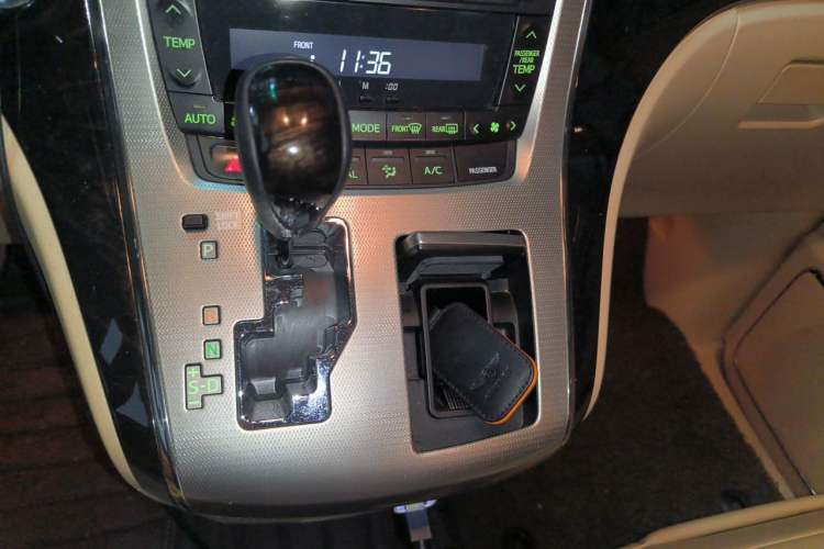 Used Toyota Alphard 2012 3.5L Luxury Edition Gear Lever