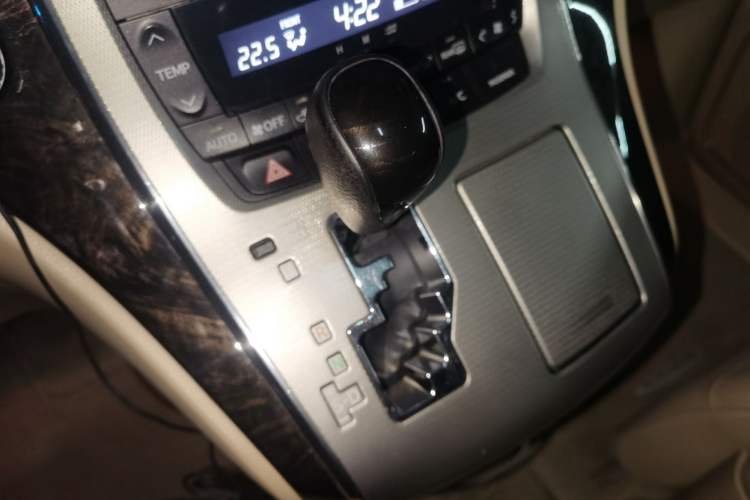 Used Toyota Alphard 2012 3.5L Luxury Edition Gear Lever