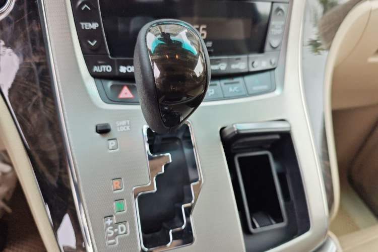 Used Toyota Alphard 2012 3.5L Luxury Edition Gear Lever